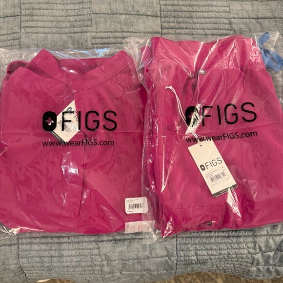 FIGS Raspberry Limited Color Zamora 2.0 Jogger MED/REG and Rafaela Scrub Top SM - Picture 5 of 5